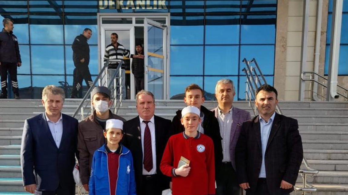 Kur'an-ı Kerim'i Güzel Okuma Yarışmasında Bayburt Anadolu İmam Hatip Lisesi Rüzgarı